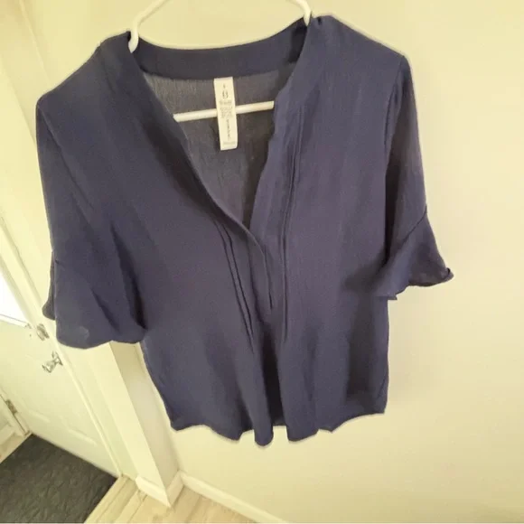 Women’s Blouse - Picture 6 of 8